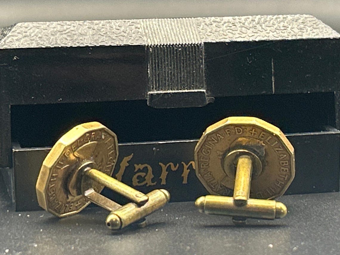 Vintage 1959 British Three Pence Coin Cufflinks | Gold Tone Boxed Warriors UK, photo 4 of 5
