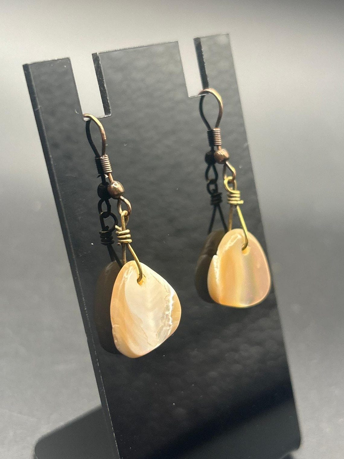 Vintage Gold Tone Mother of Pearl Shell Teardrop Dangle Earrings, photo 3 of 4