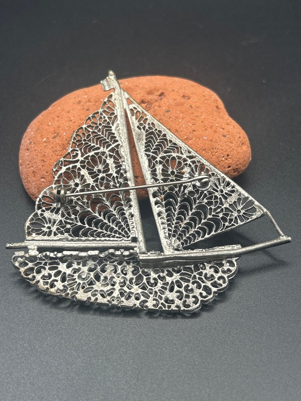 Vintage Silver Tone Filigree Sailboat Brooch Rhinestone Nautical Pin 3x3", photo 5 of 8