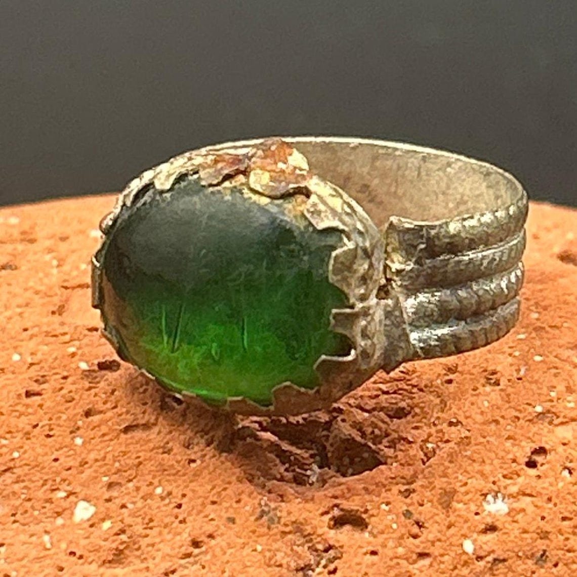 Vintage Afghan Kochi Tribal Ring Hand Poured Green Glass Size 5.5 Nomadic, photo 2 of 6