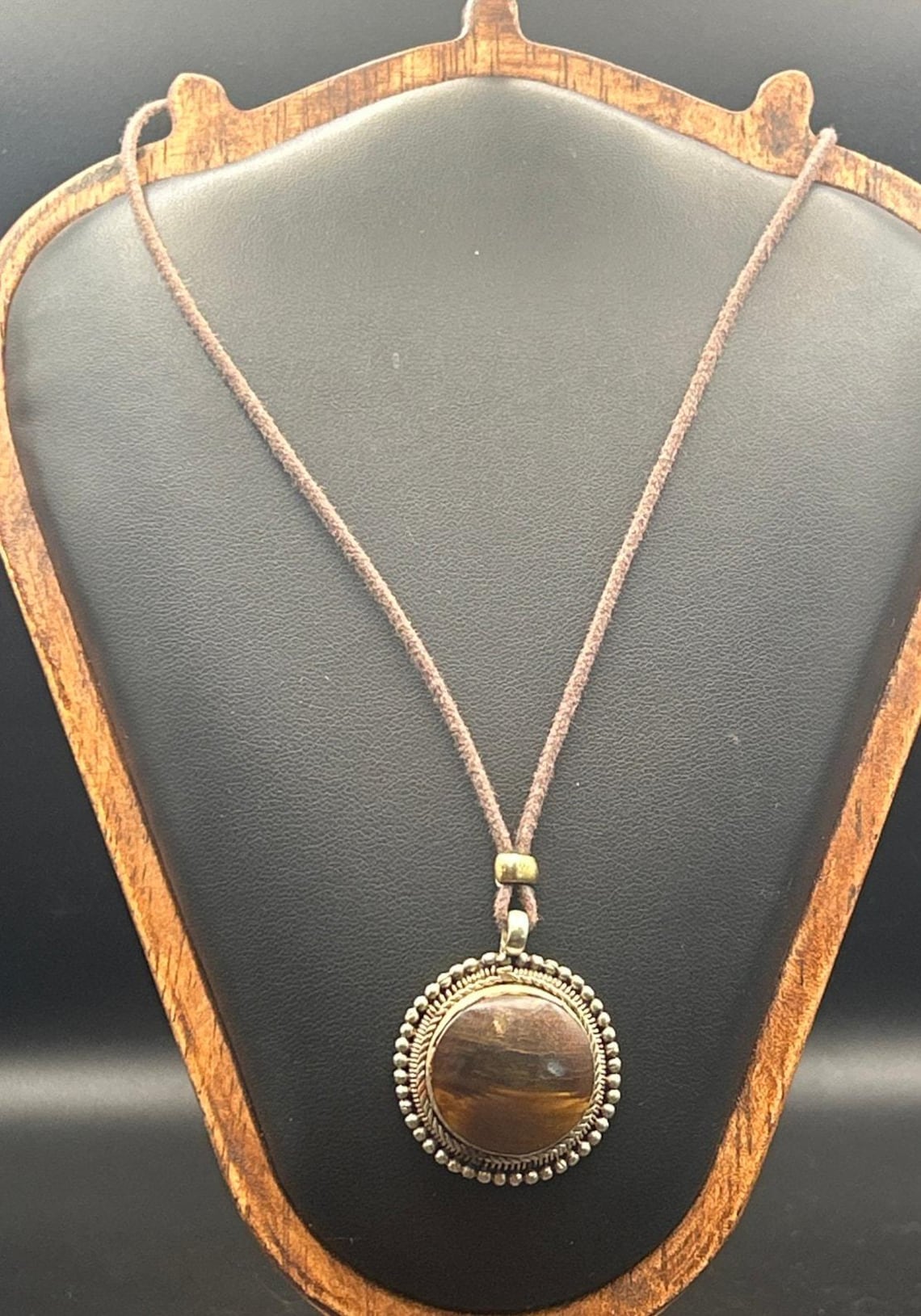 Vintage Handcrafted Tigers Eye Pendant Necklace Leather Cord Brass Bezel 16", photo 9 of 9
