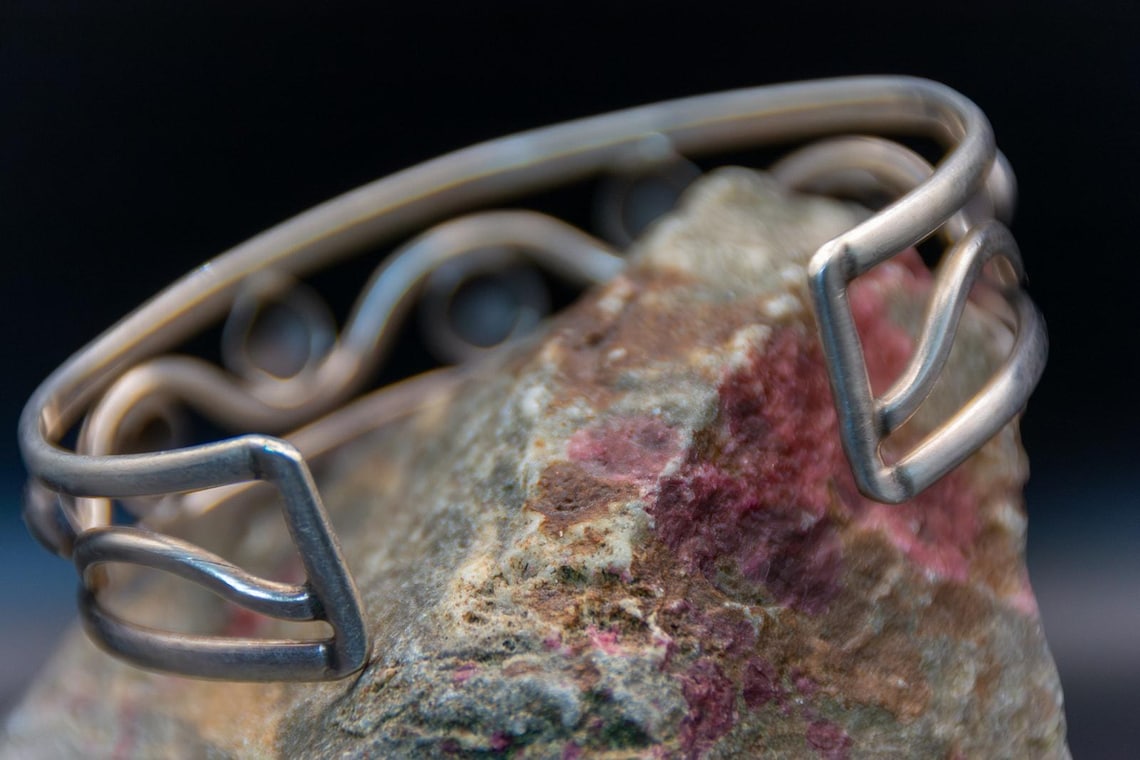 Vintage Wavy Sterling Silver Cuff - Mexican Taxco Style size 6.5, photo 4 of 6