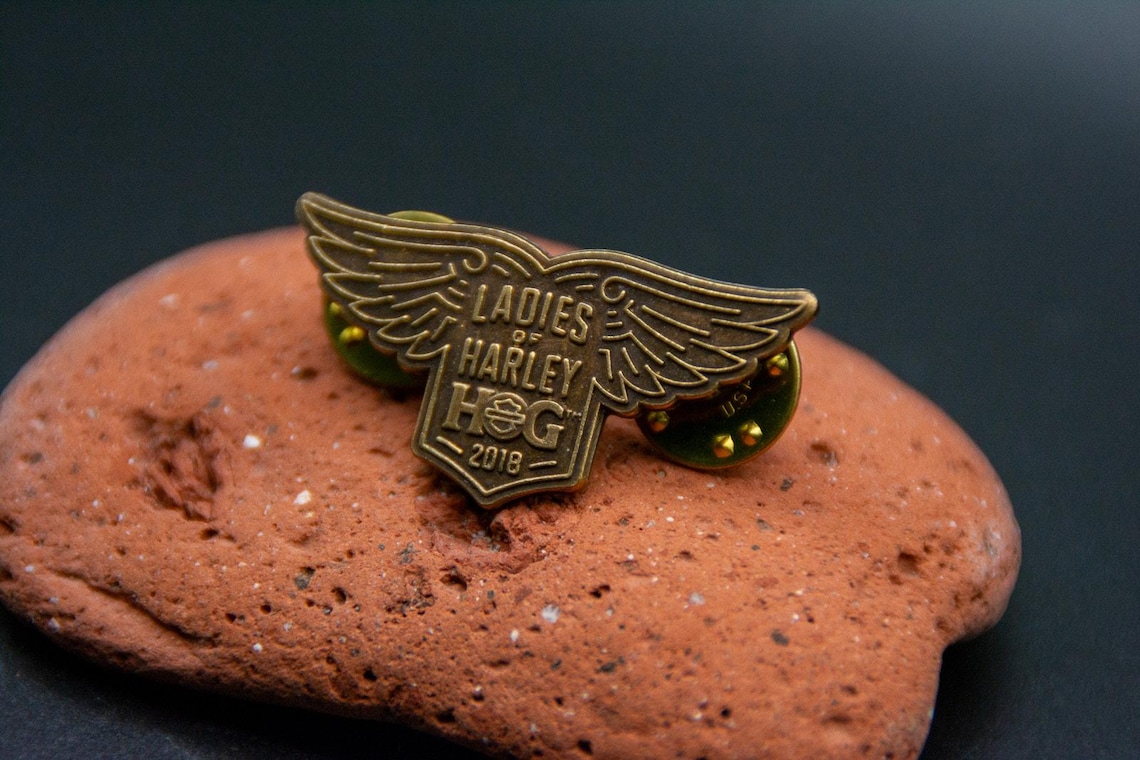 Vintage 2018 Ladies Of Harley Hog Winged Brass Lapel Pin, photo 3 of 6