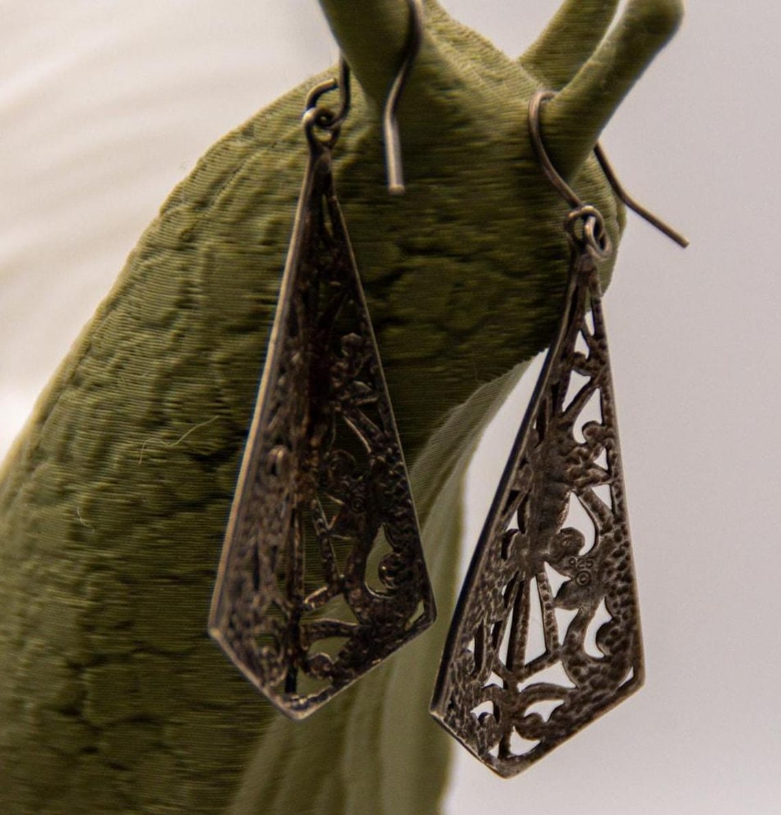 Vintage 925 Sterling Silver Filigree Dangle Drop Earrings Boho Openwork 1970s, photo 3 of 3
