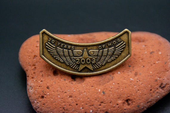 Vintage 2003 Harley Davidson 20 Years Of Hog Brass Lapel Pin