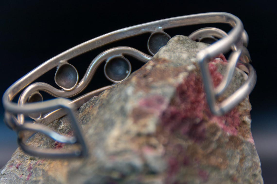 Vintage Wavy Sterling Silver Cuff - Mexican Taxco Style size 6.5, photo 3 of 6