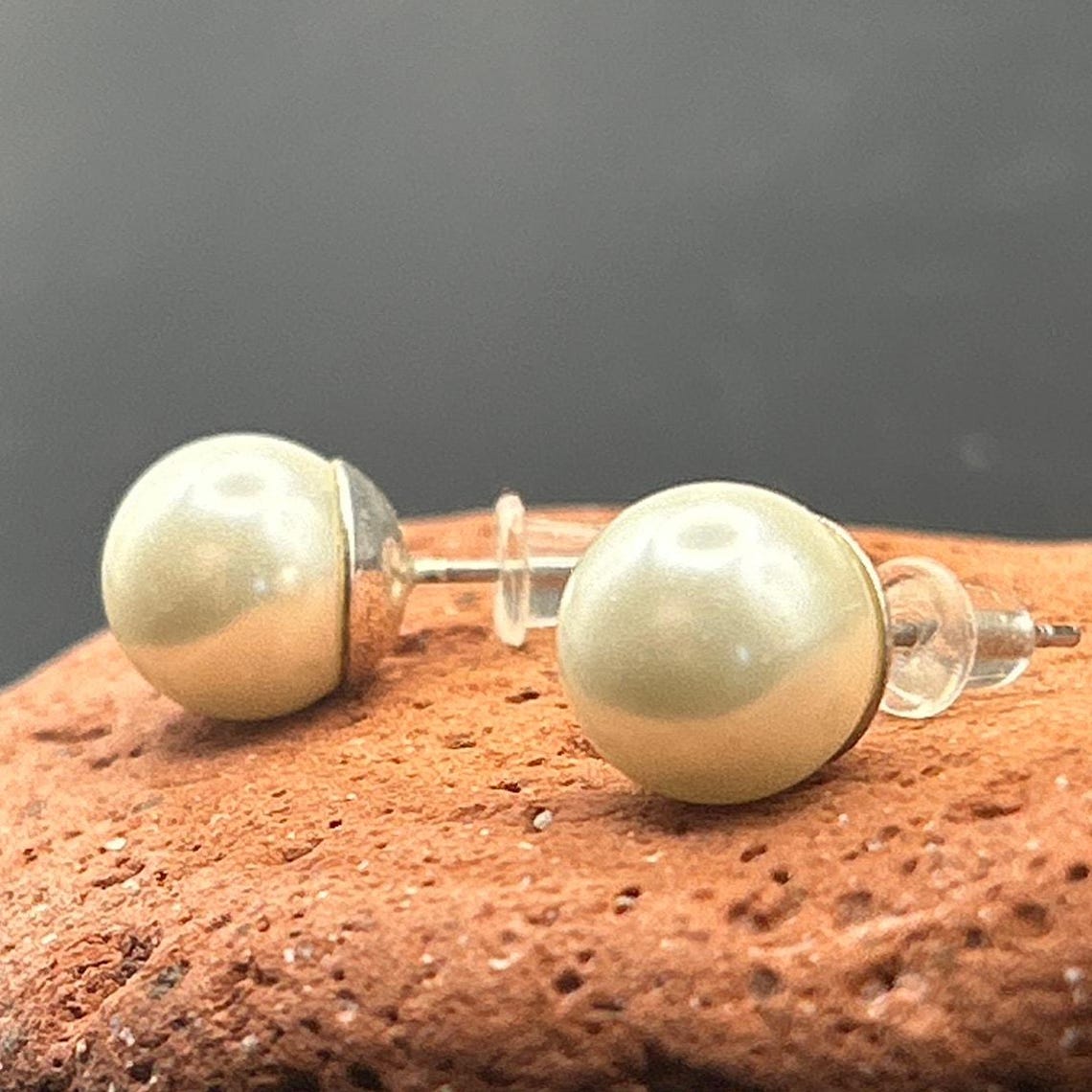 Vintage Faux Pearl Stud Earrings 7mm White Pearl Silver Tone Posts Classic, photo 2 of 6