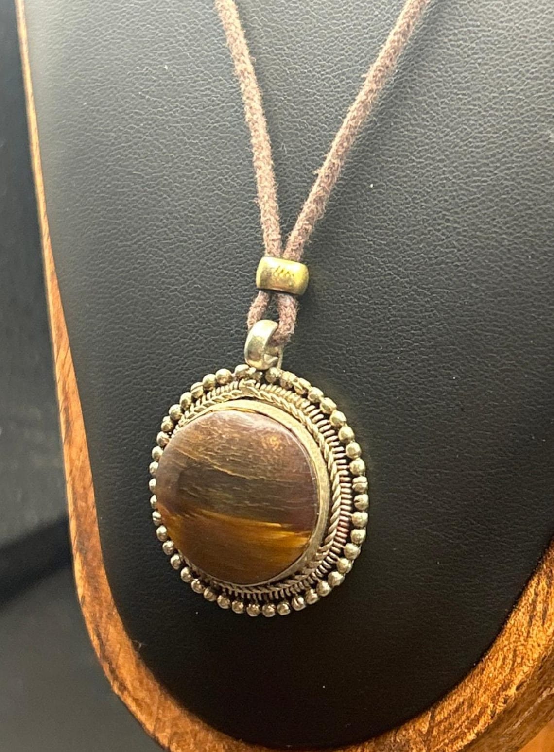 Vintage Handcrafted Tigers Eye Pendant Necklace Leather Cord Brass Bezel 16", photo 3 of 9