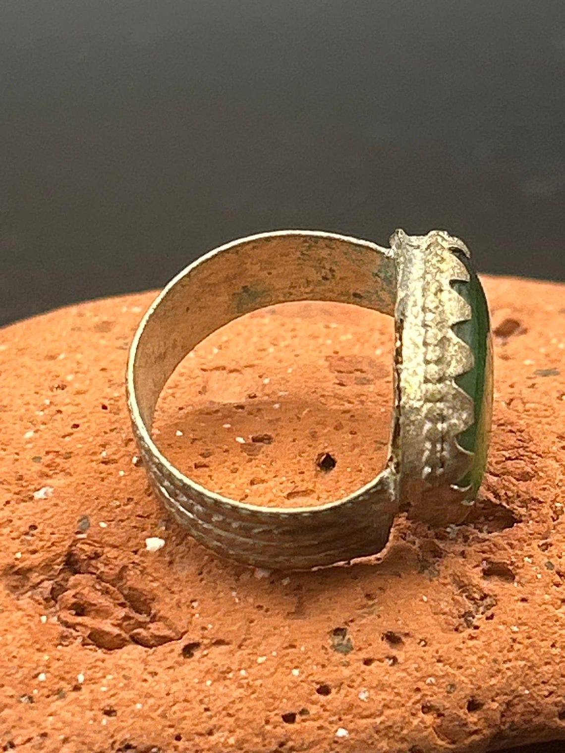 Vintage Afghan Kochi Tribal Ring Hand Poured Green Glass Size 5.5 Nomadic, photo 4 of 6