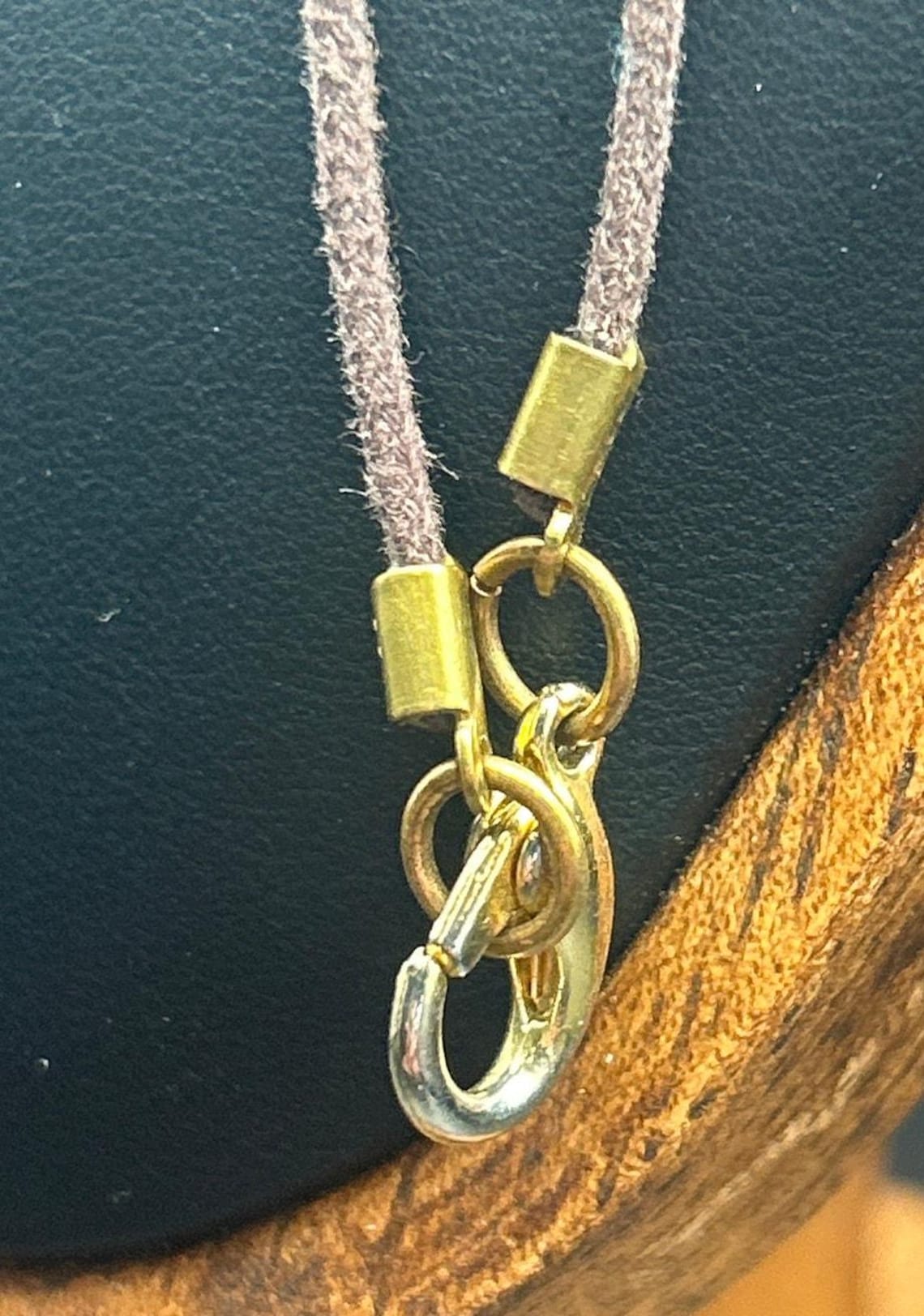 Vintage Handcrafted Tigers Eye Pendant Necklace Leather Cord Brass Bezel 16", photo 7 of 9