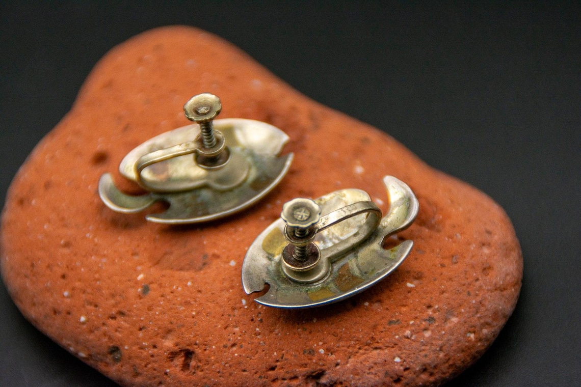 Vintage Mexican Metales Casados Silver Fish Screwback Earrings, photo 7 of 7