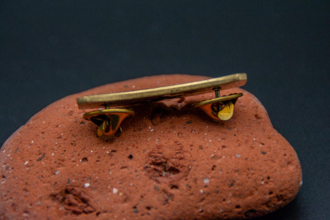 Vintage 2003 Harley Davidson 20 Years Of Hog Brass Lapel Pin, photo 3 of 6