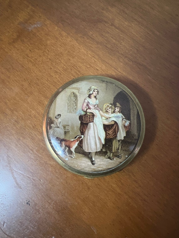 Vintage powder compact with - Gem