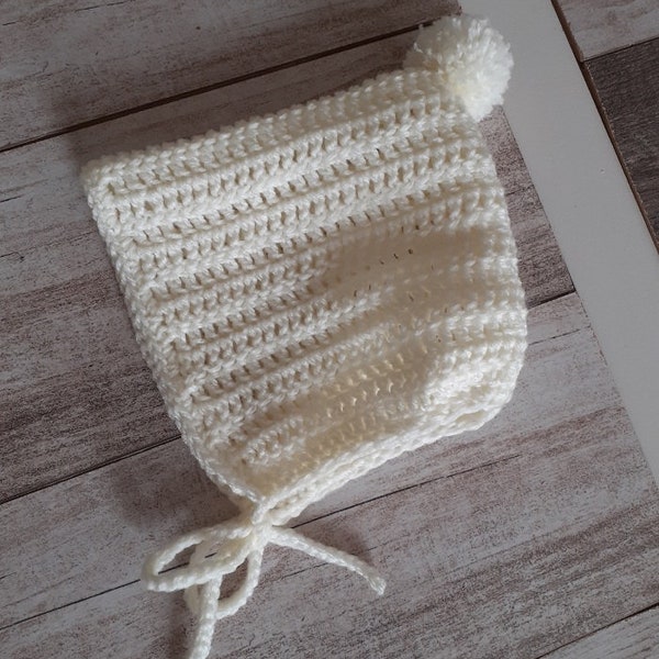 Bonnet bebe ecru au crochet