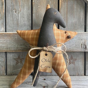 Primitive Crow and Star Shelf Sitter