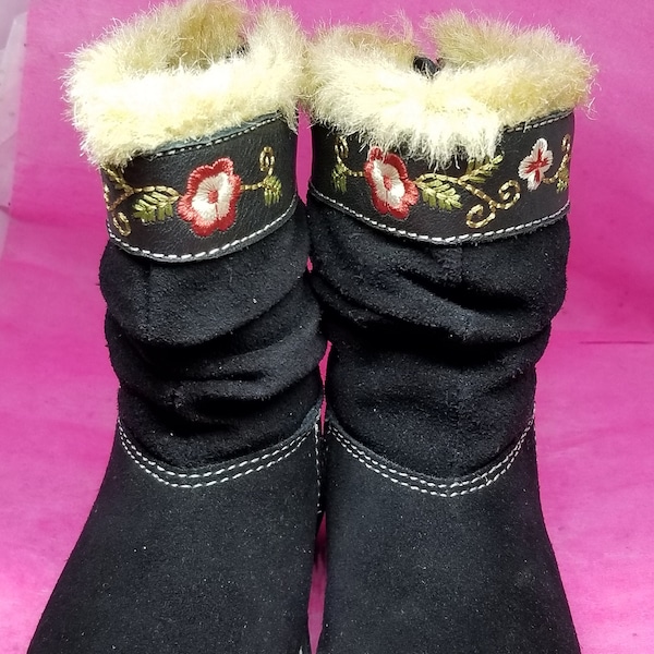 Bohemian baby! Vintage baby boots prewalker shoes genuine suede faux fur & embroidery boho rocker infant tall boots hippie baby shoes gift