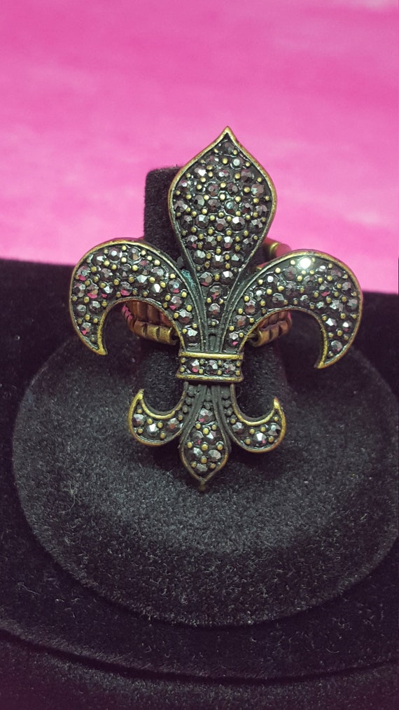 Wow! Vintage big black crystal Fleur de Lis state… - image 1