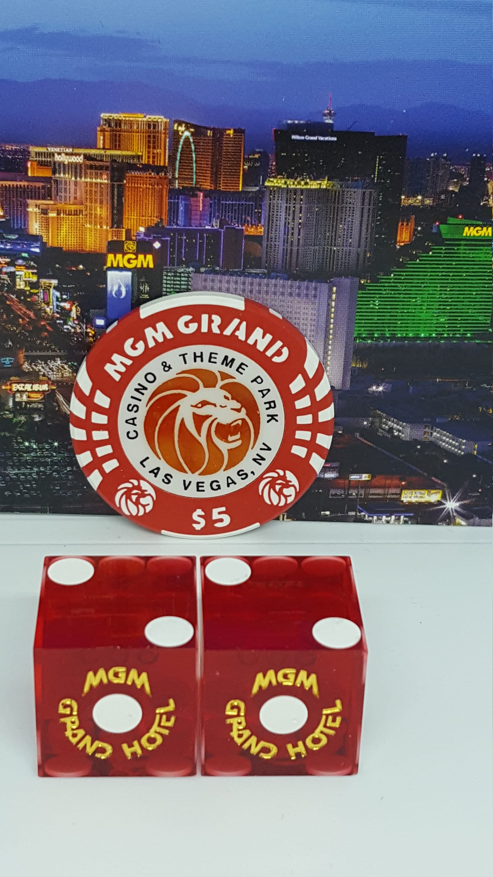 Dados antiguos del MGM Grand Las Vegas y fichas vintage extremadamente  raras de la casa, dados y fichas legendarias del casino MGM, dados reales de  crapstable, fichas MGM - Etsy México, image size:1688x3000