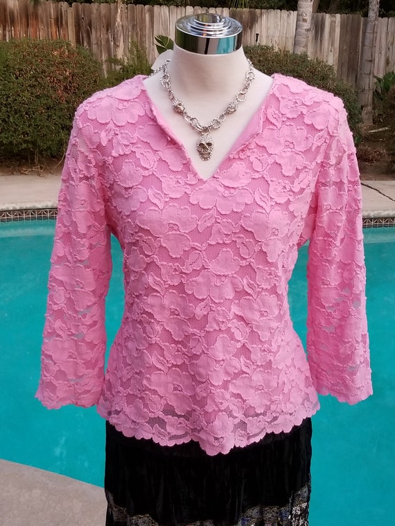 Gorgeous sexy pink deep V lace vintage top 90s fi… - image 5