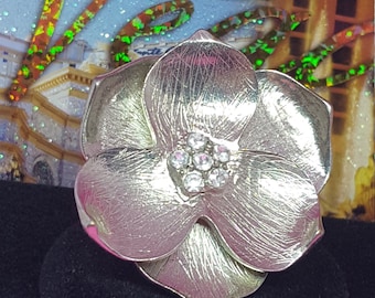 Gorgeous oversized big pansy flower statement ring stunning costume jewelry gypsy bohemian hippie tropical jewelry amazing gift popculture