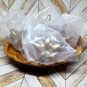 Vintage clam shape soap dish holder made of stone & vintage gold metal starfish drawer pulls 4 gold tone star drawer knobs housewarming gift