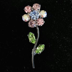 Gorgeous vintage MCM rhinestone flower pin antique costume jewelry bling pin bohemian hippie bling flower pin pretty midcentury little pin