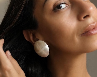 Handmade Nautilus Shell Earrings, Natural Ocean Jewelry, Silver Beach Jewelry, Beach Earrings, White  Studs, Beach Bride Earrings Gift