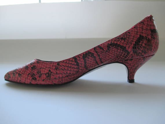 Red cheap snakeskin pumps