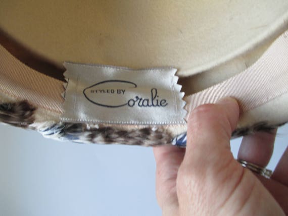 1950s 1960s Brown & White Feather Bowler Hat - St… - image 7