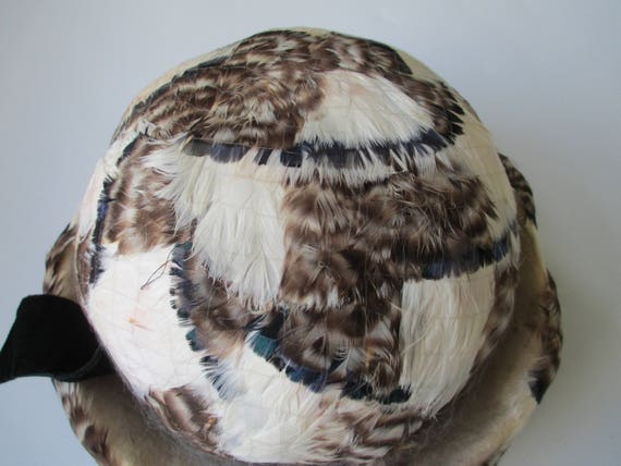 1950s 1960s Brown & White Feather Bowler Hat - St… - image 5