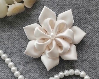 Handmade Flower With Rhinestone (3-1/4 inches) In Antique White And Have Over 150 Color To Choose MY-1065 Ready To Ship
