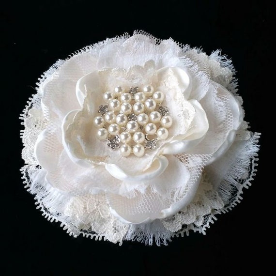 Handmade American VINTAGE 90\'s White Floral Faux Pearl Wire Wrap Ribbon Halo P Floral Headpiece for First Communion - Classic White, With  main image 3