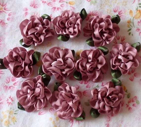 10 Handmade Ribbon Flowers With Leaves (1 Inch, With Leaf 1-1/4