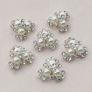 4 Flat Back Pearl and Rhinestone Button Embellishment (21x21 mm)  LT-213