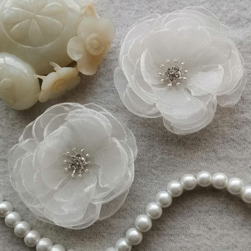 FUA Flower petal 片耳ピアス　ivory color FUA Flower petal 片耳ピアス ivory color