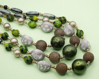 Collier Ancien 3 Rangs De Perles - Années 1960 - Fermoir Joli (occasion)