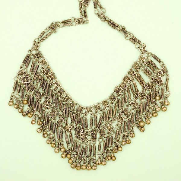 collier plastron vintage à franges du Moyen-Orient, collier de chaîne à maillons complexes ton argent, bijoux de style ottoman ethnique tribal bohème