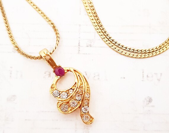 Vintage Gold tone and Rhinestone Pendant Necklace,