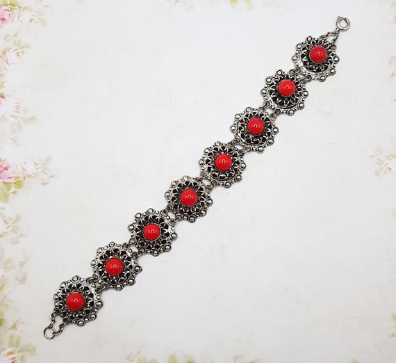 Vintage Silver Tone Red Cabochon Circle Link Bracelet, West