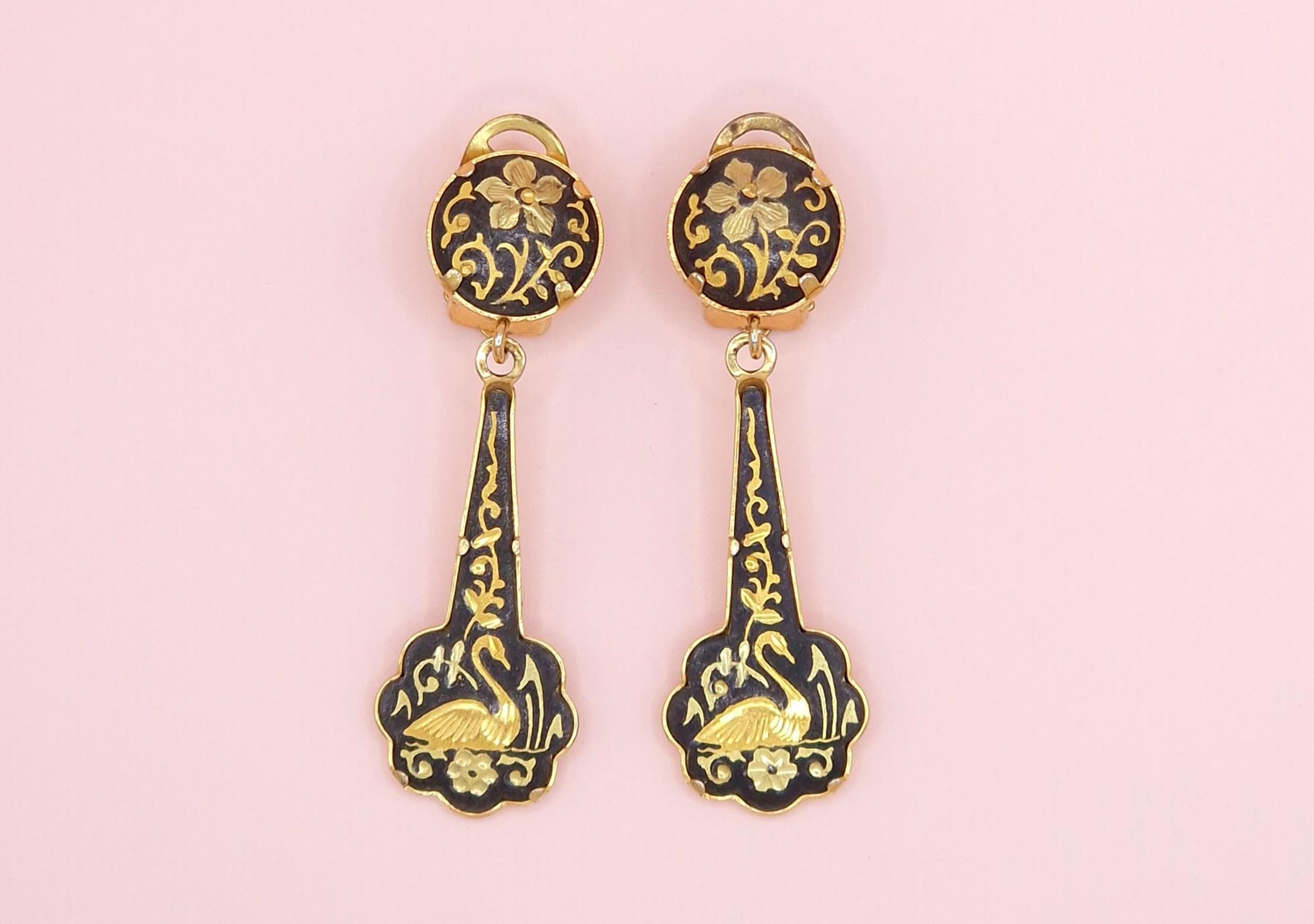 Broche Ancienne Damasquinée – Or De Tolède, Décor Géométrique Ciselé – Bijou Ancien