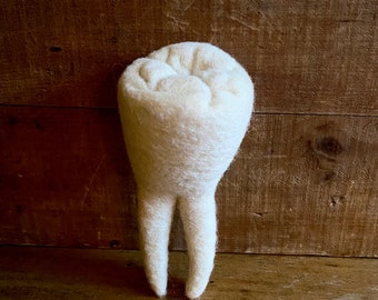 Diente gigante, escultura de dientes, arte de anatomía, dentista, lana, fieltro de aguja por Wooly Topic