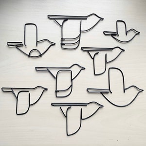 Handmade (black pictured) flying birds, set of 8 in different sizes. Wire art, wall art, scandi, wall sign, wall decor.