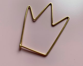 Handmade (gold pictured) wire crown. Wire art, wall sign, wall decor, kids decor.