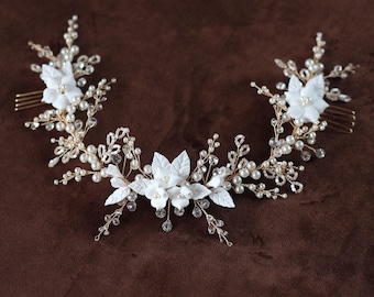 Enredadera para el cabello de novia con flores de cerámica, cristal, perla marfil y oro KC