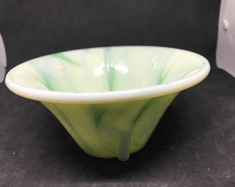 Vtg Akro Agate Depression Glass -  3 Footed Flared Bowl in Green and White #340 Nasturtium Bowl - #8