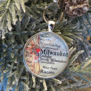 Milwaukee, Wisconsin Ornament, City Ornament, Milwaukee Ornament, Wisconsin Gift, Christmas Decoration, Milwuakee Christmas Ornament,