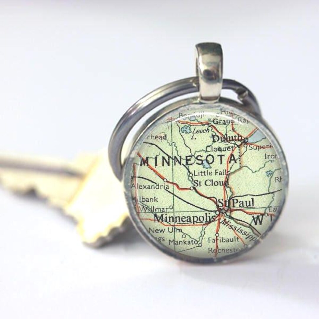 Minnesota Map Keychain: Map Keychain - Custom Personalized Location ...