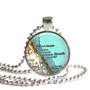 Daytona Beach Florida map jewelry, Nana Gift, Florida Jewelry, Mother Daughter Gift, Florida necklace, aunt gifts, gift for her, gift womens