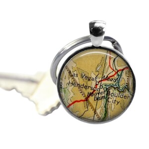 Las Vegas Nevada keychain, Man Gift, Anniversary Gift, Las Vegas map pendant, keychain men, groom gift, bachelorette gift, Las Vegas gift,