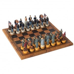 GUERRA CIVILE: Set di scacchi dipinto a mano con bella scacchiera in similpelle immagine 4